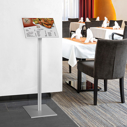 Marone Smart menu golvställ med plan A3 skylt