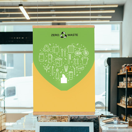 Woodrail 100cm trlistset fr upphngning av affisch eller vepor